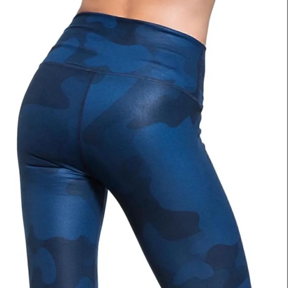 𝅺EUC Alo Yoga Airbrush Camouflage blue leggings xs